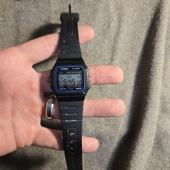 Casio f91w - Picture 2 of 3